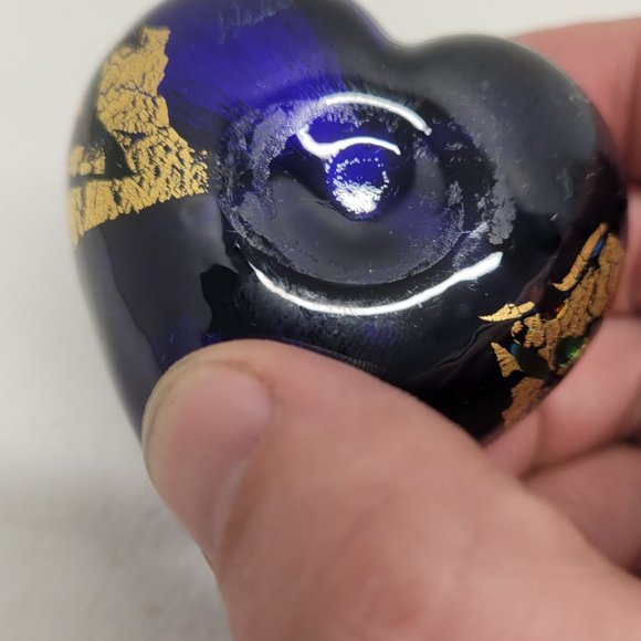 Robert Held Art Glass Heart Paperweight - Picture 2 of 8
